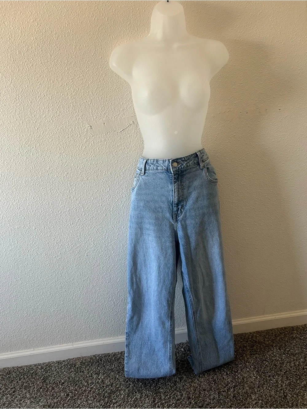 Classic Wide-Leg Light Blue Women's Jeans